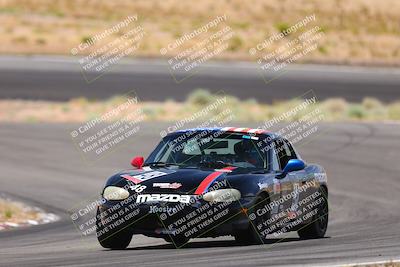 media/May-31-2025-CalClub SCCA (Sat) [[2c1a04e1ee]]/Qualifying/Group 5/Turn 4/